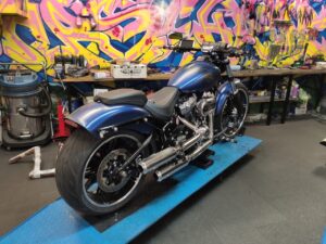 Breakout Airride Platinum Harley-Davidson