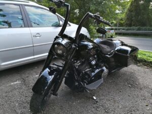 Harley-Davidson-FLHRXSE-Road-King-special-2-Zoll-Burleigh-Ape