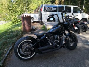 Harley-Davidson Softail Slim S Heckumbau Apehanger Mitschwingender Heckfender Breitreifen
