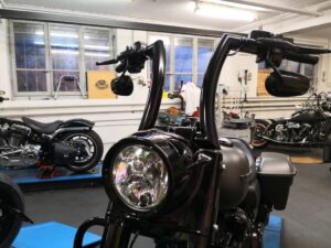Harley-Davidson FLHRXS Umbau Burleigh Highball BigWheel