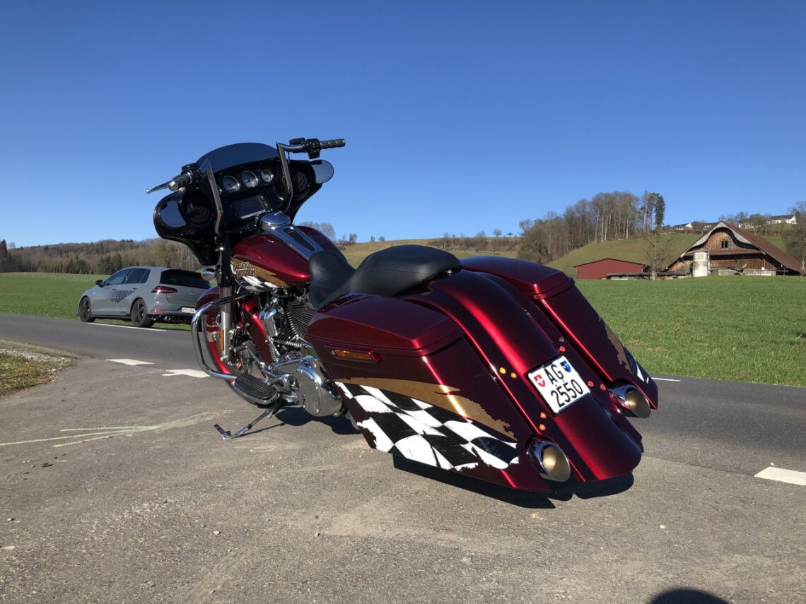 road glide performance bagger